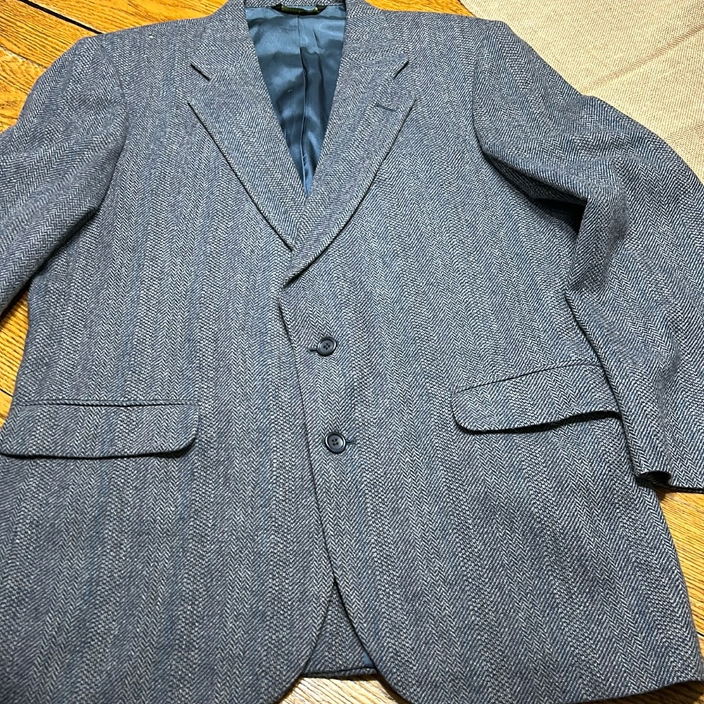Adams Row sport coat. Tweed gray/blue tones. Size 42R. Made in U.S.A.